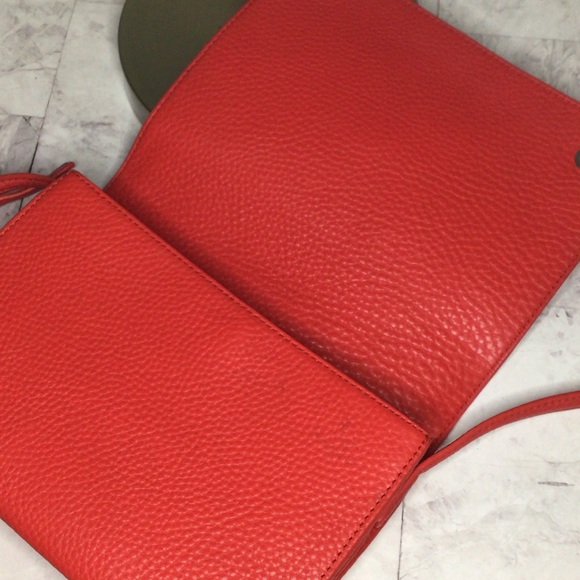 Auxiliary Vibrant Red Crossbody Bag - Picture 6 of 10